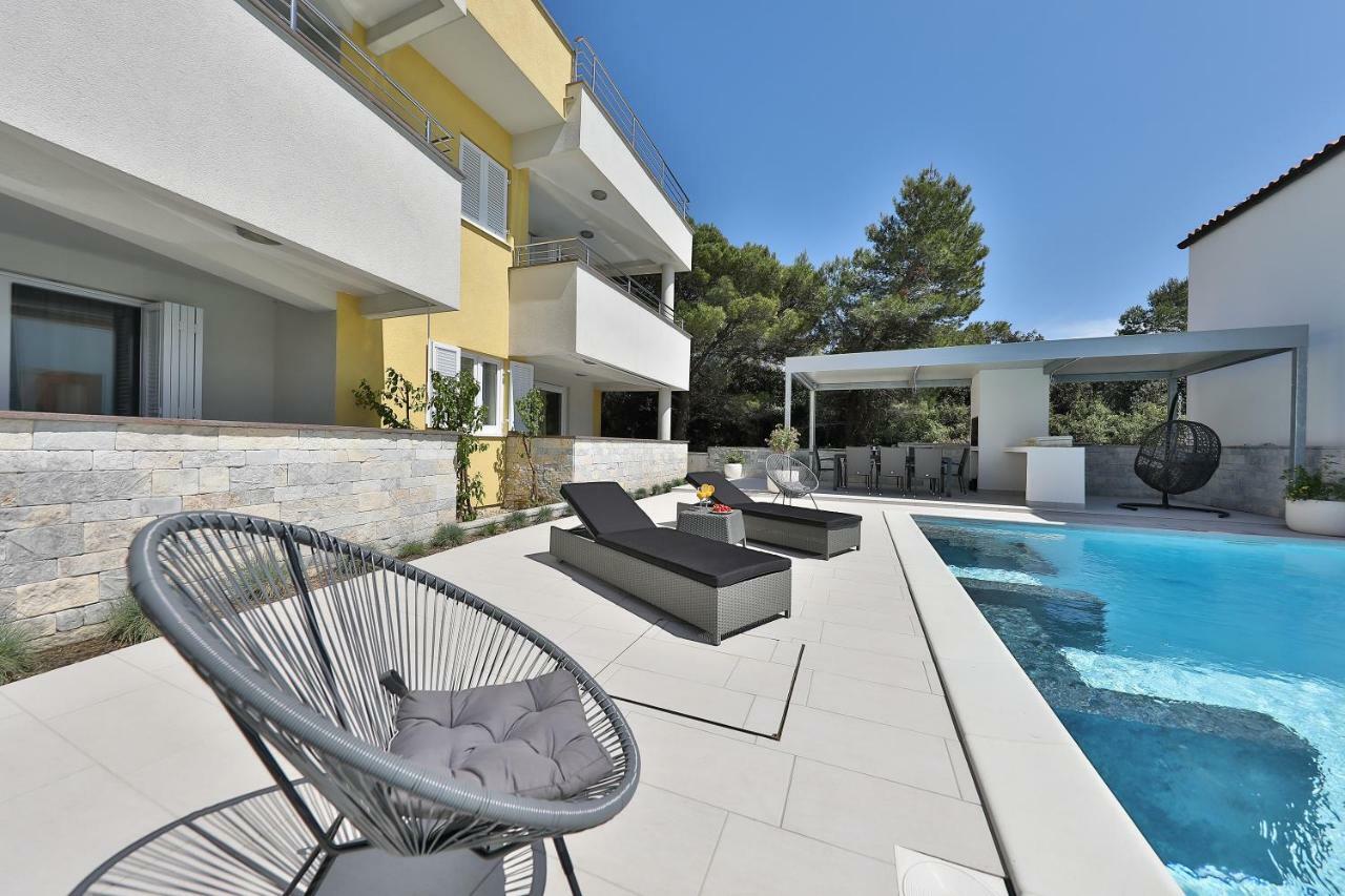 Luxury Villa Nada With Pool Petrcane Exterior foto