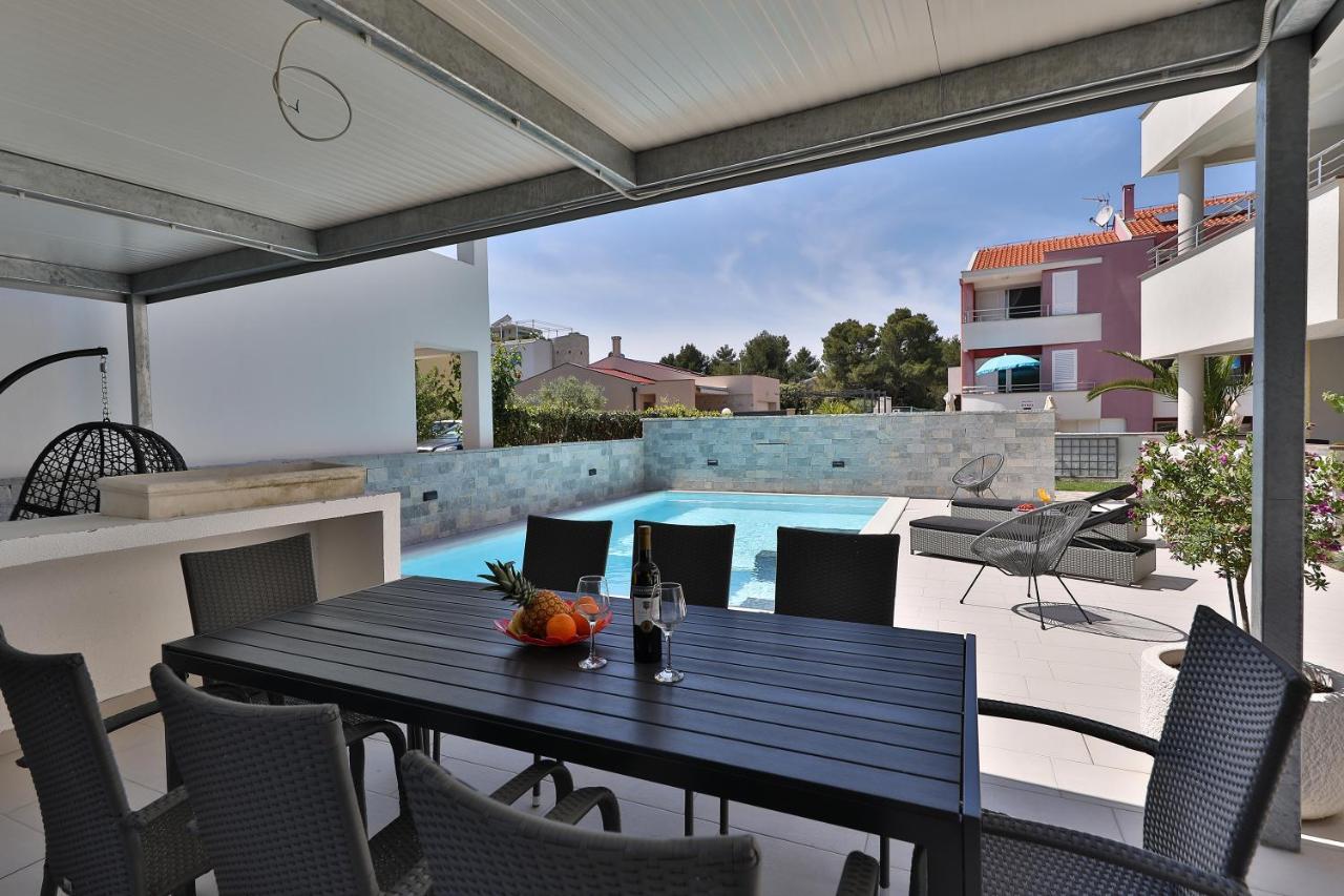Luxury Villa Nada With Pool Petrcane Exterior foto